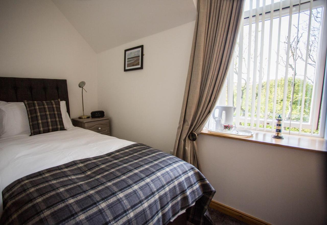 By The Bay Bed & Breakfast Cruden Bay Exterior photo